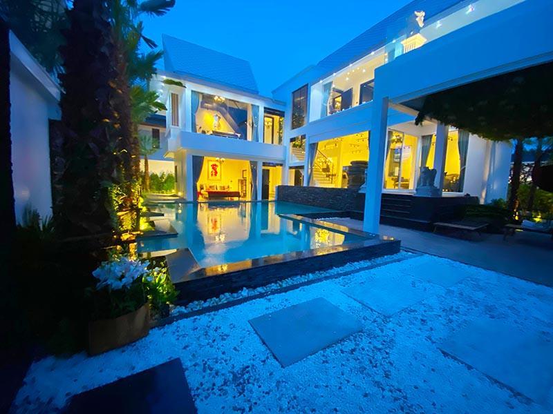 สระว่ายน้ำ กรีนเนอรี่พรีเมียร์ เอ